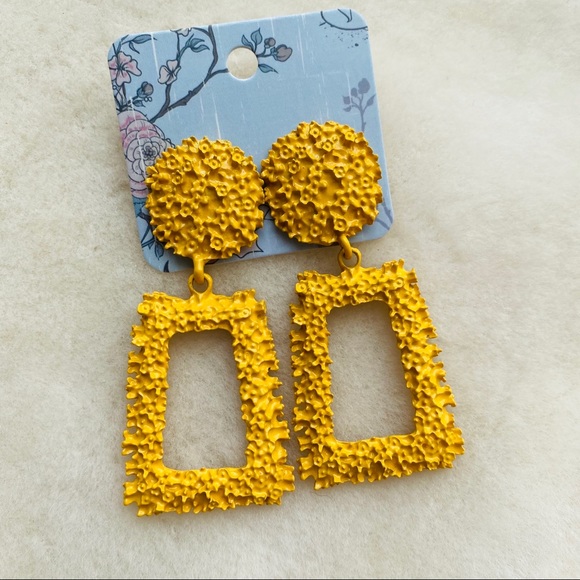 :: Yellow Textured Statement Earrings :: - Picture 6 of 8
